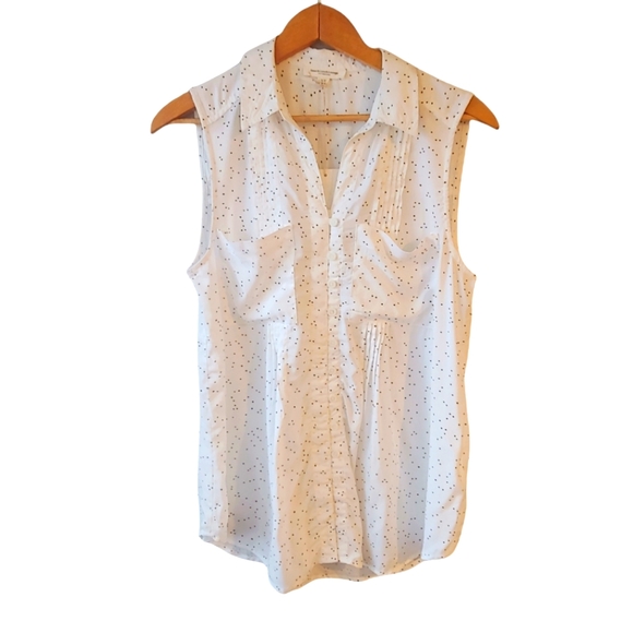 beachlunchlounge Tops - NWT- Beachlunchlounge Desi Ditsy Star Sleeveless Shirt Size Small